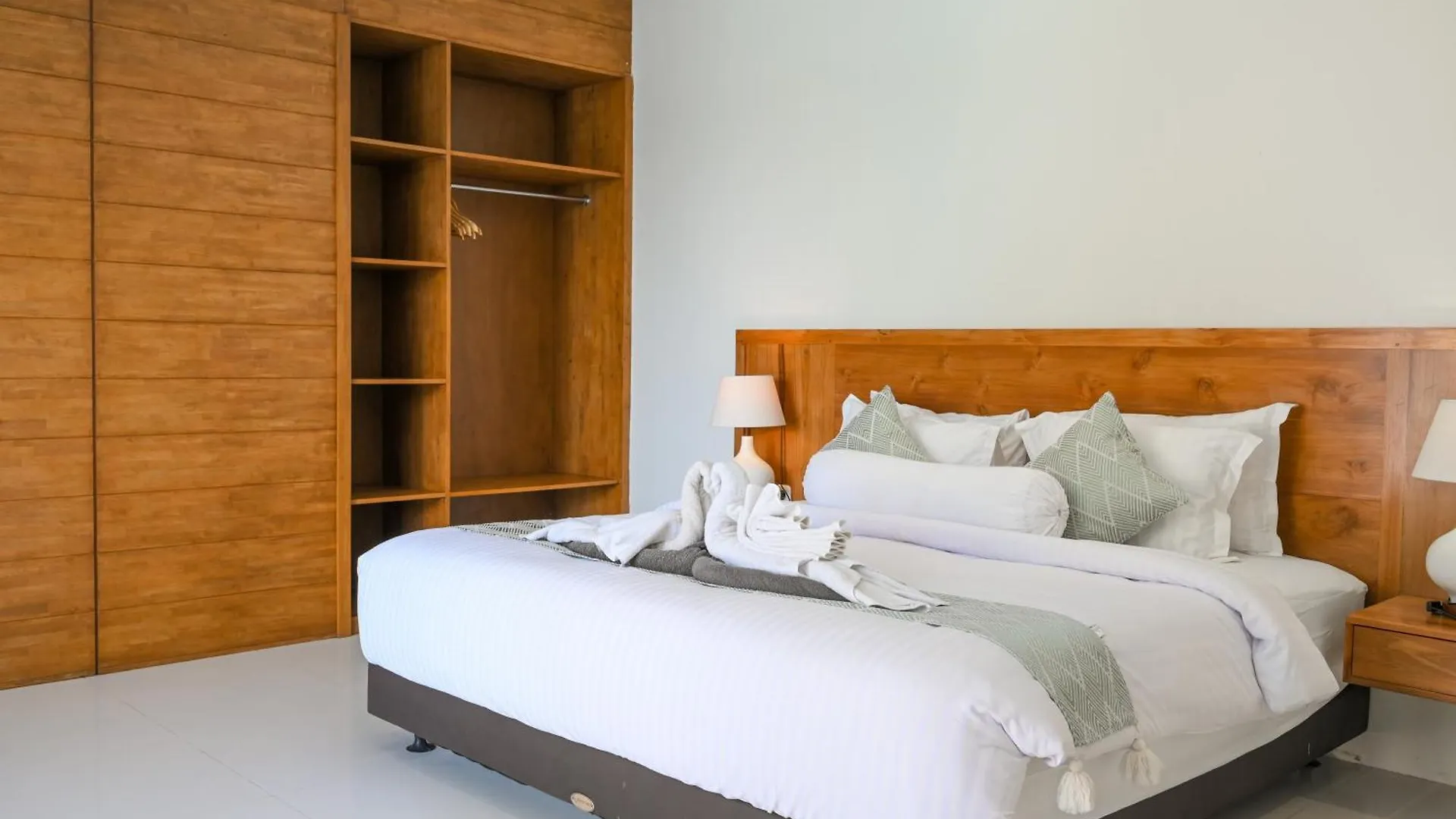 The Lavana Rainie'S Villa Nusa Dua